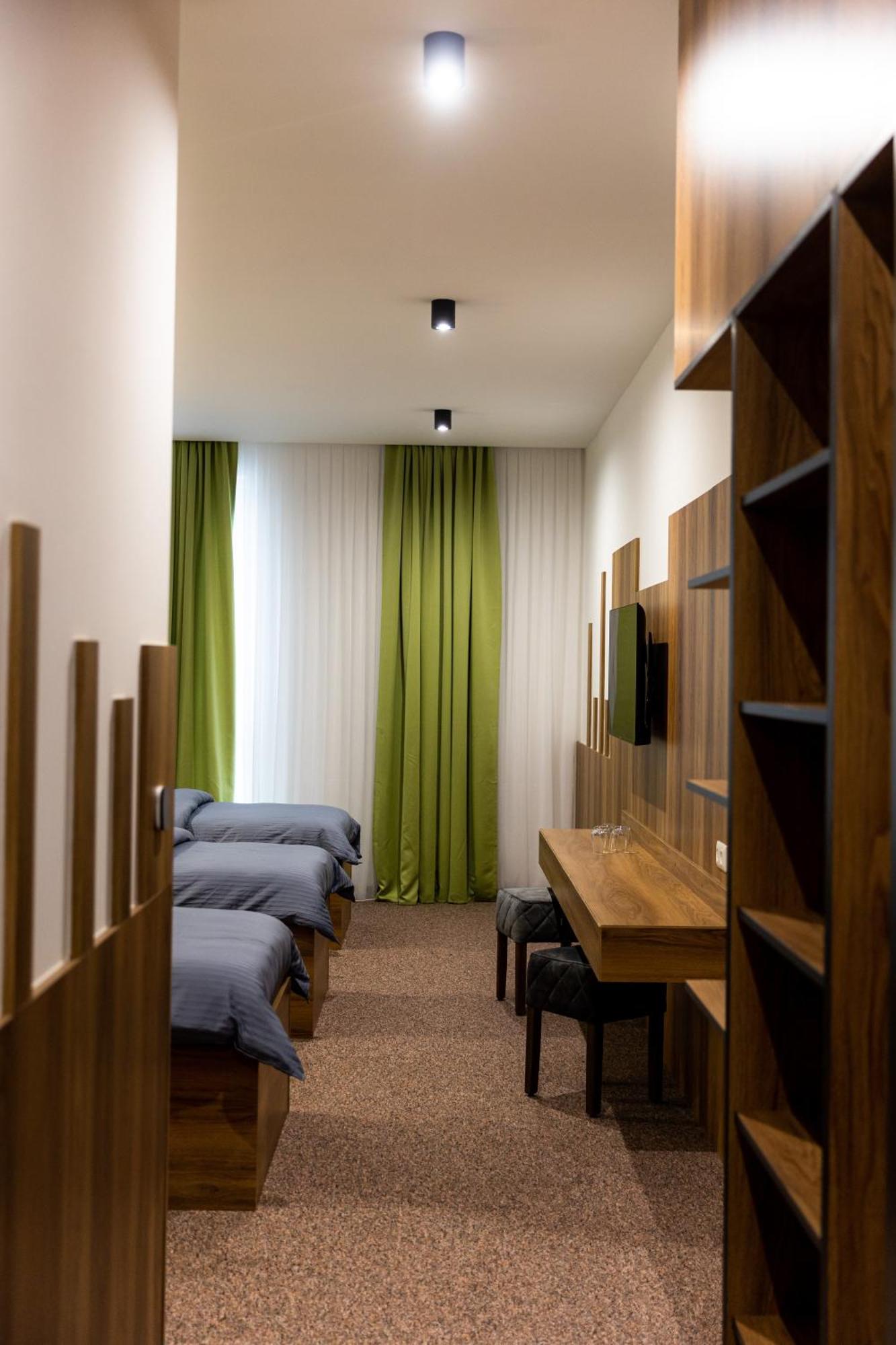Hostel Tron Travnik Esterno foto
